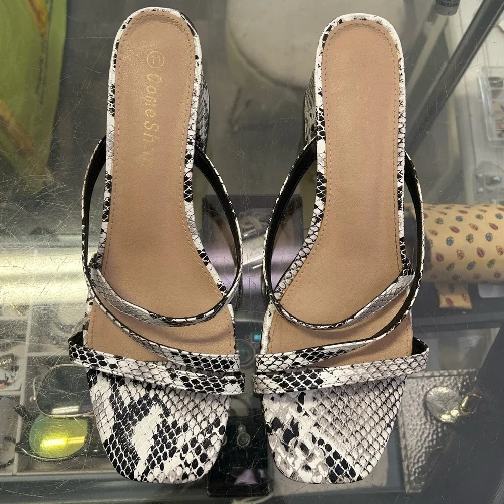 ComeShun Amazon Snake Print Block Heel Sandals - size 11 - 2.5” heel